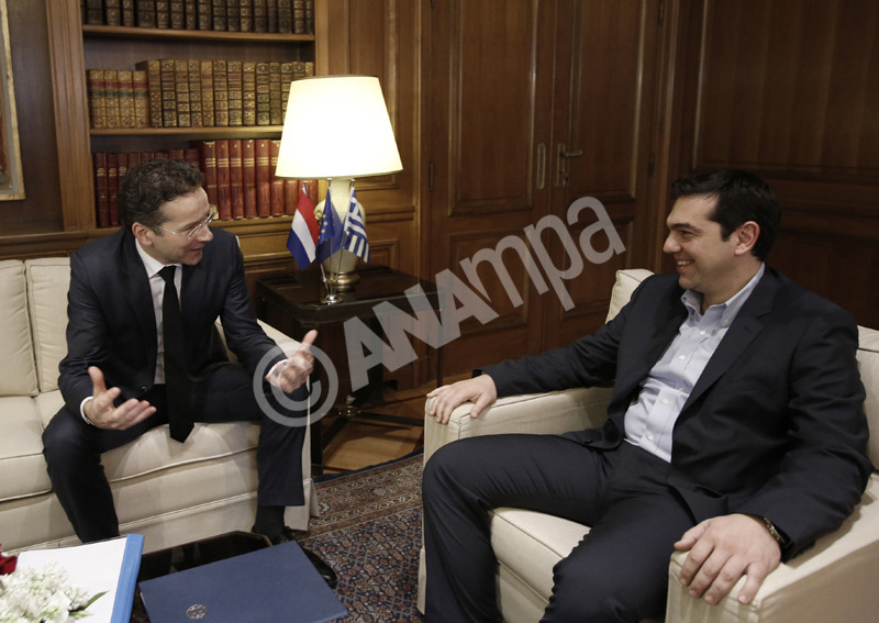 Ο πρωθυπουργός Αλέξης Τσίπρας (Δ) συνομιλεί με τον πρόεδρο του Eurogroup Γερούν Ντάισελμπλουμ  (Jeroen Dijsselbloem) (Α) στο μέγαρο Μαξίμου, Αθήνα Παρασκευή 30 Ιανουαρίου 2015. ΑΠΕ-ΜΠΕ/ΑΠΕ-ΜΠΕ/ΓΙΑΝΝΗΣ ΚΟΛΕΣΙΔΗΣ