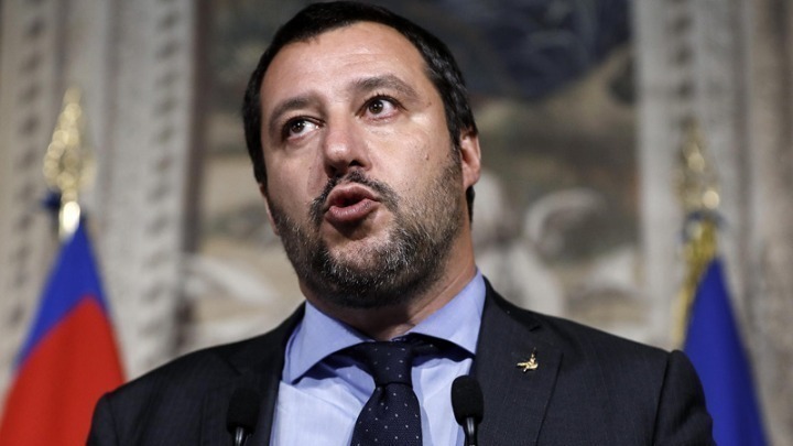 Ματτέο Σαλβίνι: «Η κυβέρνηση θα προχωρήσει, παρά τους οίκους αξιολόγησης» Ματτέο Σαλβίνι: «Η κυβέρνηση θα προχωρήσει, παρά τους οίκους αξιολόγησης»