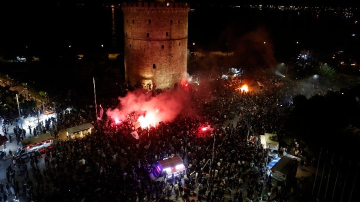 https://www.amna.gr/photos/202105/w23-95742PAOKfansGreekCupcelebrations.JPG