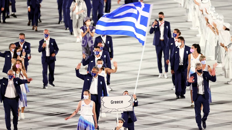 Πρώτοι στο στάδιο Κορακάκης και Πετρούνιας. Ολοι οι σημαιοφόροι της τελετής έναρξης (pics) - ΑΠΕ-ΜΠΕ