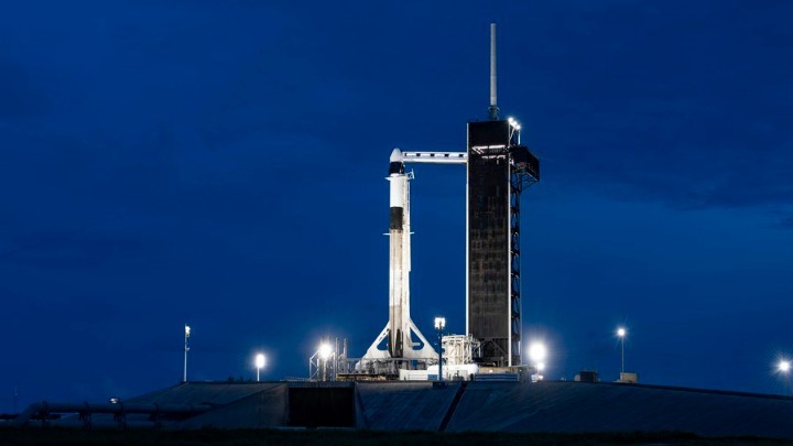 Έτοιμοι για εκτόξευση οι πρώτοι ερασιτέχνες αστροναύτες-τουρίστες της SpaceX