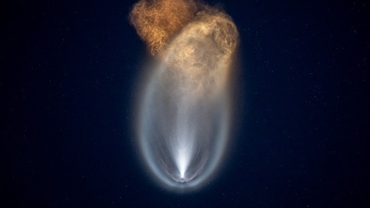 Προσθαλασσώθηκε το σκάφος με τους πρώτους τουρίστες του διαστήματος