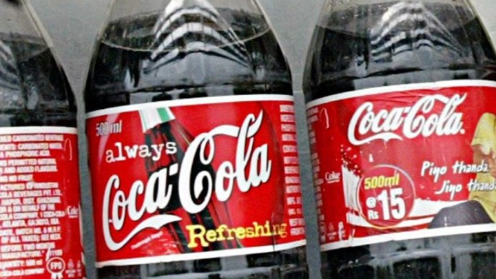 Coca-Cola και PepsiCo αναστέλλουν τις πωλήσεις αναψυκτικών στη Ρωσία