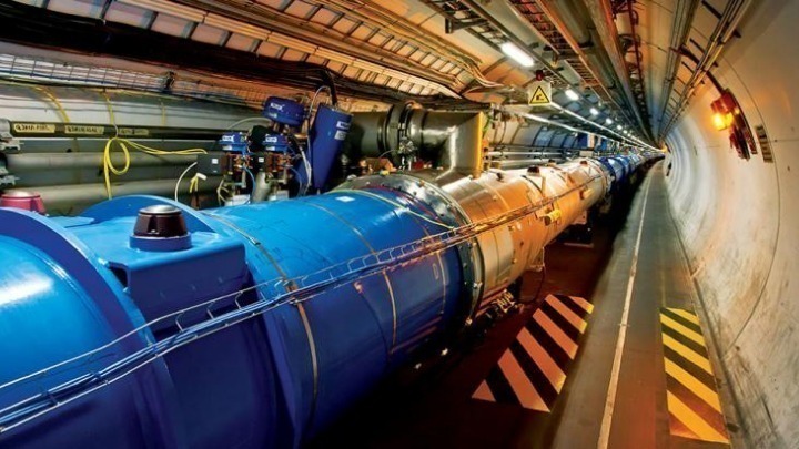 Το CERN σταματά τη συνεργασία με τη Ρωσία Το CERN σταματά τη συνεργασία με τη Ρωσία