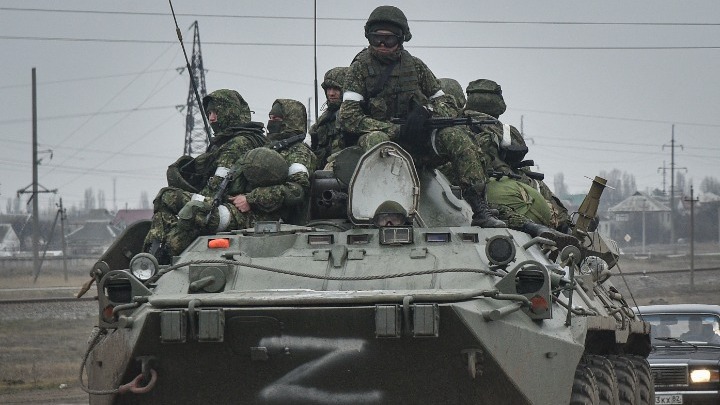 Ρωσικά άρματα μάχης στις παρυφές του Κιέβου