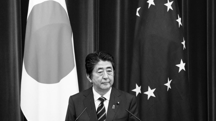 Δολοφονία πρώην πρωθυπουργού στην Ιαπωνία