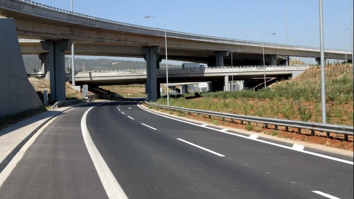 Μείωση στα 2.50 ευρώ για τα διόδια στην Αττική Οδό Μείωση στα 2.50 ευρώ για τα διόδια στην Αττική Οδό