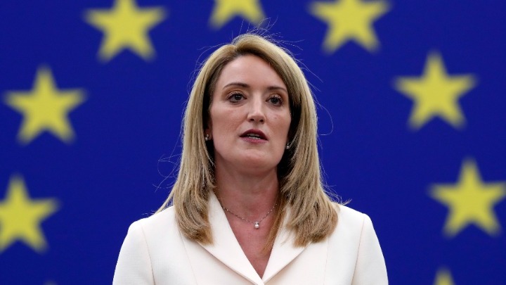 Ρ. Μέτσολα: Το Ευρωπαϊκό Κοινοβούλιο και η ευρωπαϊκή δημοκρατία δέχονται επίθεση Ρ. Μέτσολα: Το Ευρωπαϊκό Κοινοβούλιο και η ευρωπαϊκή δημοκρατία δέχονται επίθεση