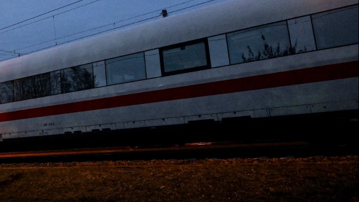 Δύο νεκροί από επίθεση με μαχαίρι μέσα σε τραίνο στη Γερμανία