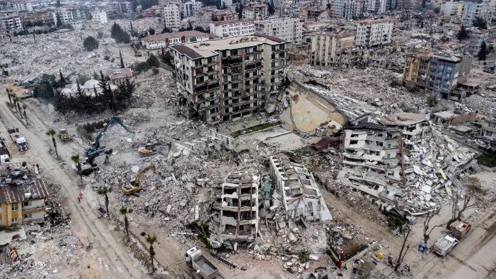 Τουλάχιστον 1 νεκρός και δεκάδες τραυματίες από σεισμό στην Τουρκία