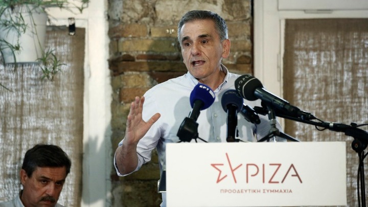 Ο Ευ. Τσακαλώτος ανακοίνωσε την υποψηφιότητά του για την προεδρία του ΣΥΡΙΖΑ-ΠΣ Ο Ευ. Τσακαλώτος ανακοίνωσε την υποψηφιότητά του για την προεδρία του ΣΥΡΙΖΑ-ΠΣ