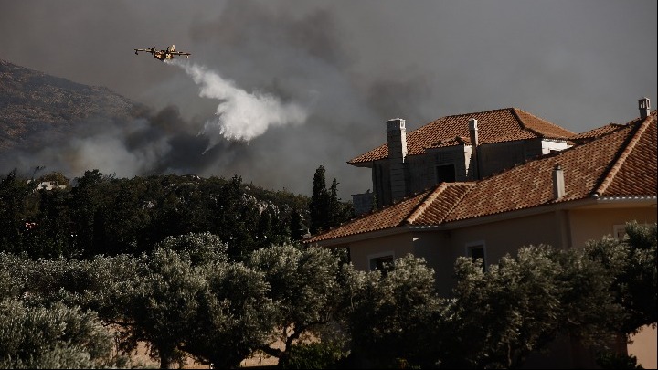 Δεύτερη ημέρα αγωνίας στα μέτωπα της Αττικής Δεύτερη ημέρα αγωνίας στα μέτωπα της Αττικής