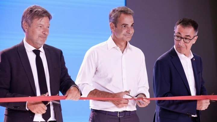 PM Mitsotakis stresses Greek-German strong economic ties PM Mitsotakis stresses Greek-German strong economic ties