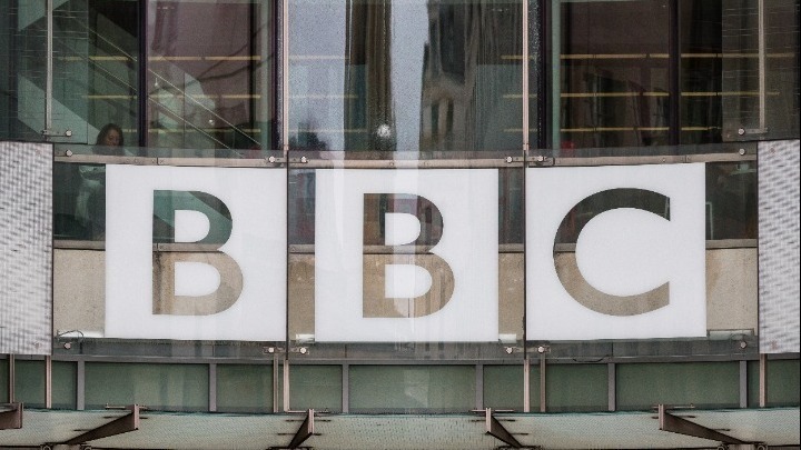 Παραιτήθηκε ο γενικός διευθυντής του BBC μετά τις επικρίσεις για το μοντάζ σε μια ομιλία του Τραμπ