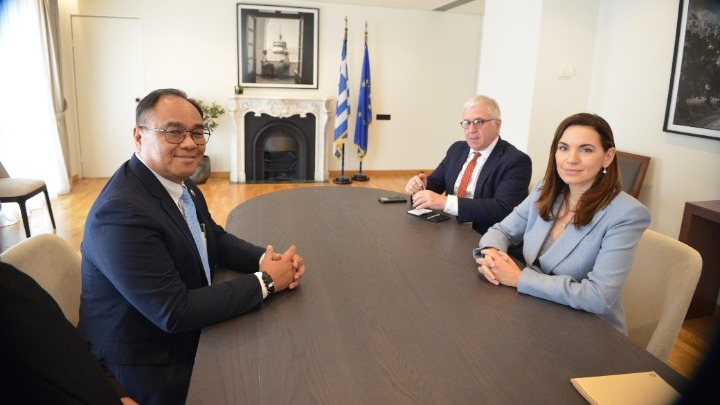 Tourism Min Kefalogianni meets Philippine Ambassador Palec