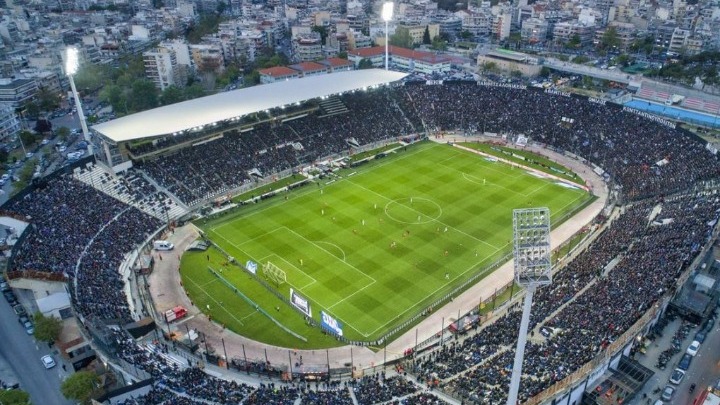 Αίσχος: Ντου οπαδών στα δημοσιογραφικά της Τούμπας!