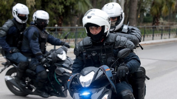 Police launch search after 40-year-old Tunisian escapes from Athens courthouse